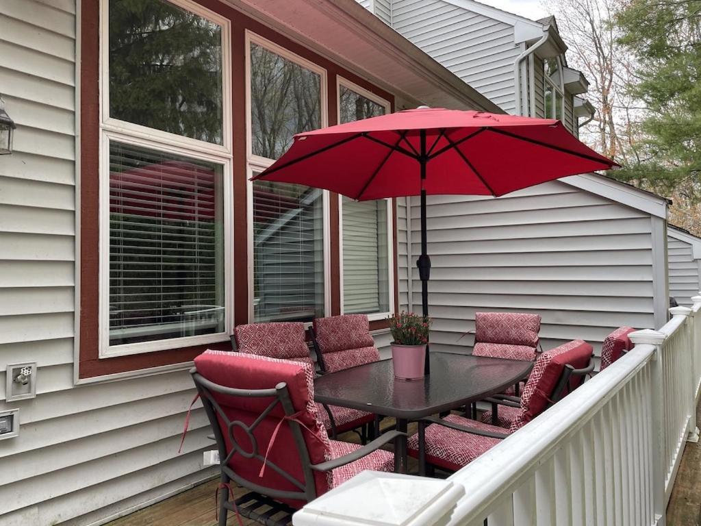 Beautiful Lake Harmony Townhouse At Big Boulder Lake And Ski Area Exteriör bild