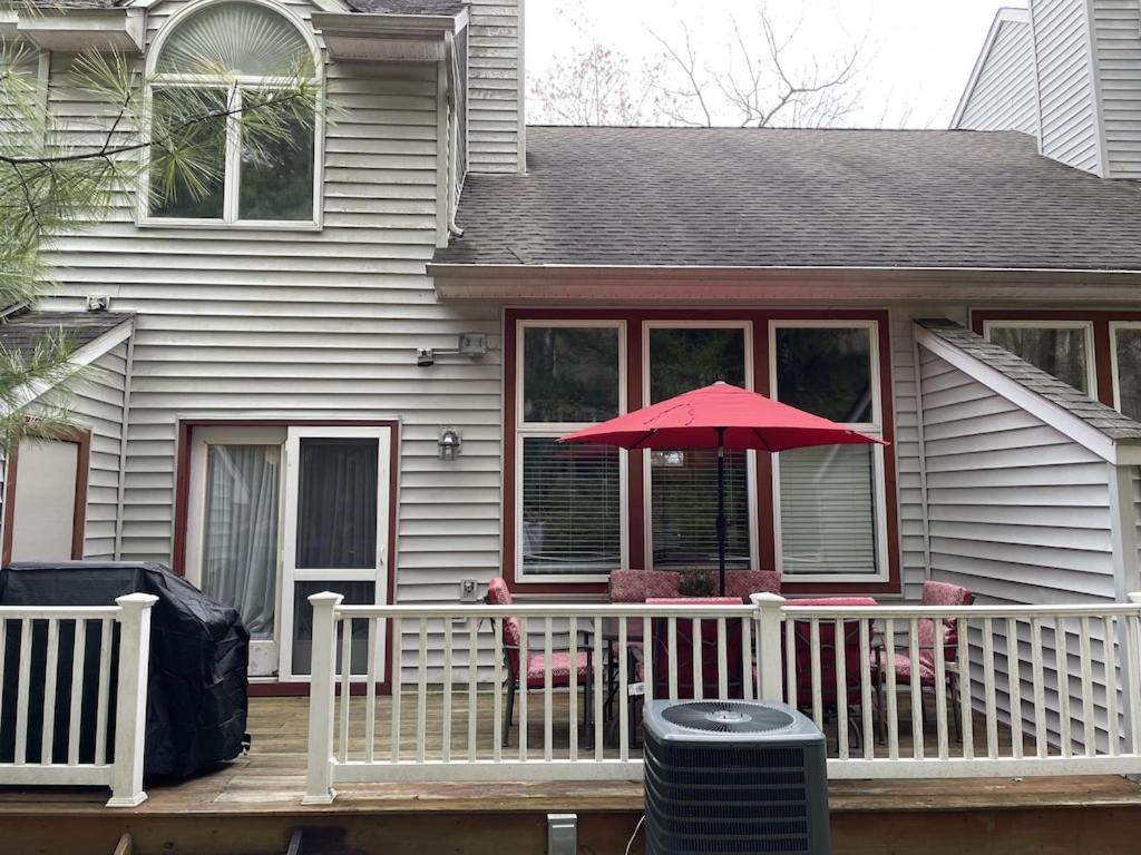 Beautiful Lake Harmony Townhouse At Big Boulder Lake And Ski Area Exteriör bild